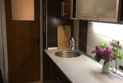 Apartament cu 3 camere semidecomandat, mobilat în Drumul Taberei