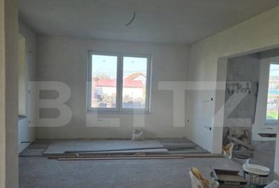 Casă cu 8 camere cu Teren 1500 Mp în Central