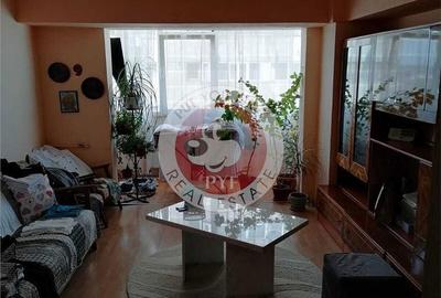 Apartament cu 3 camere decomandat în Rahova - 1