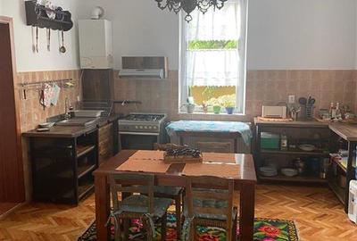 Apartament cu 3 camere decomandat, mobilat în Orașul Vechi - 2