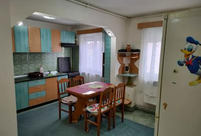 Apartament cu 3 camere semidecomandat în Central - 8