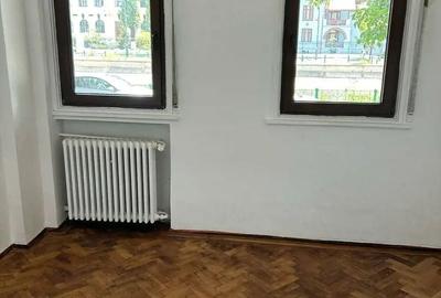 De vanzare Apartament 3 camere Mihail Kogalniceanu facultatea de Drept - 2