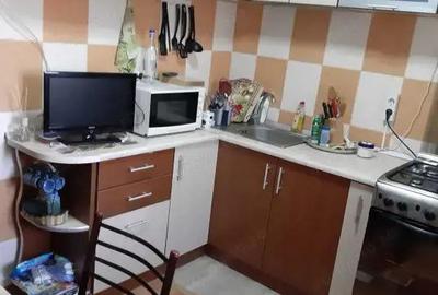 Apartament 2 camere Eremia Grigorescu, zona complexului Alexim, etaj 2 - 3