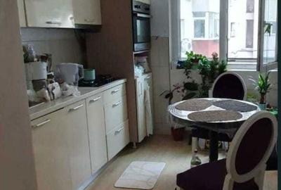 Apartament cu 2 camere decomandat în 1 Mai - 2