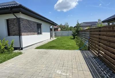 Casă cu 4 camere cu Canalizare în Tamași - 2