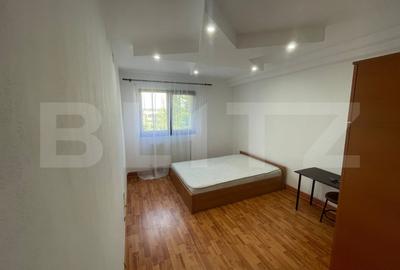 Garsoniera spatioasa, zona Superba - 1