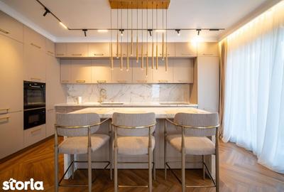 Casă cu 8 camere cu Teren 400 Mp în Central - 3