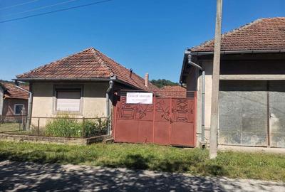 Casă cu 4 camere în Roșia - 3