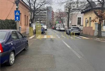 Casă cu 4 camere cu Canalizare în Central