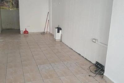 Spațiu comercial, de 50 mp, în Central - 3