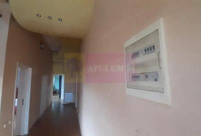 Casă cu 4 camere cu Teren 850 Mp în Central - 3