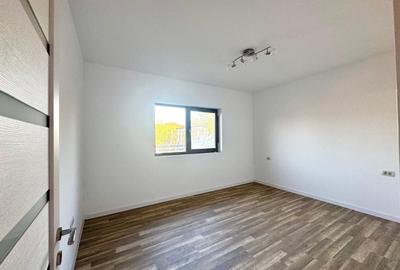 Duplex cu 3 camere cu Canalizare în Sânmihaiu Român - 3