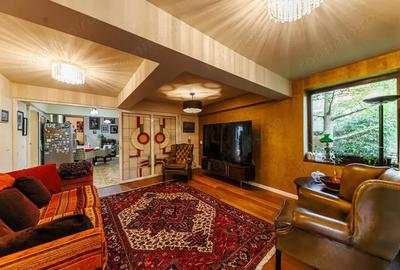 Casă cu Teren 869 Mp în Central - 1