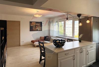 Vanzare apartament spatios,  3 camere - Metrou 1Mai - 5