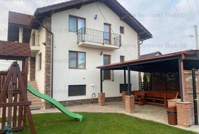 Casă cu 5 camere cu Teren 673 Mp în Central