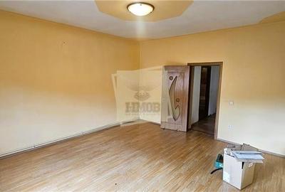 Proprietate cu potential | Casa trainica cu pivnita si pod | Lazaret - 2