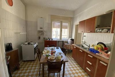 Apartament cu 6 camere decomandat în Magheru - 11