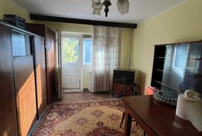 Etaj 1-Targu Cucu-Pod de Fier-3 Camere Decomandat-bloc 84'