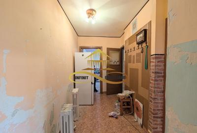 Vand apartament 3 camere, etaj 2, str. Panselelor - 5