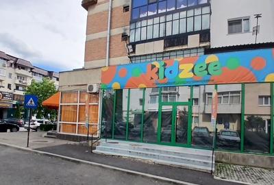 Spațiu comercial, de 115 mp, în Central - 4