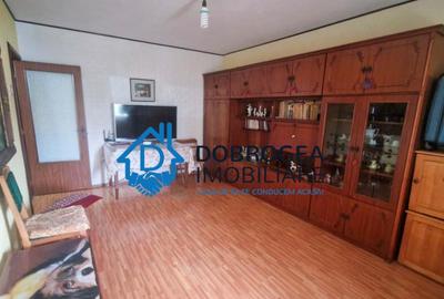 ZONA GAVRILOV - 2 CAMERE DECOMANDAT , CENTRALA GAZ.