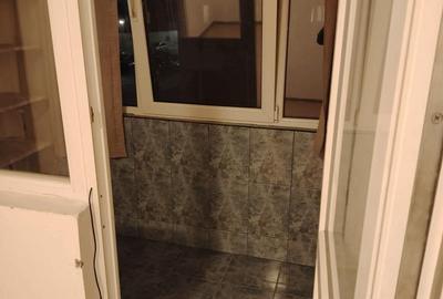 Apartament cu 3 camere semidecomandat în Central - 1