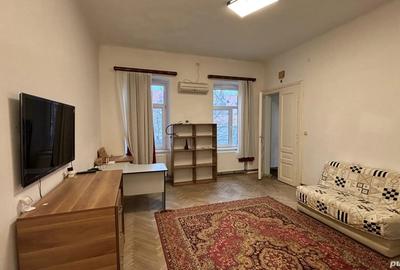 Apartament cu 2 camere semidecomandat în Traian