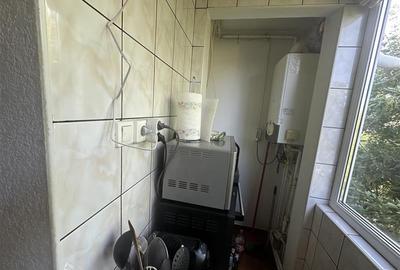 Mobilat și utilat cu 2 balcoane, modificat ?n 3 camere, aproape de Pia&#539 - 5