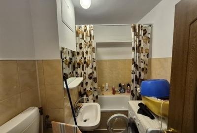 2 Camere Canta ETAJ 1 - dubla vedere - decomandat - statii CTP - Zona Petrom 2 Camere Canta ETAJ 1 - dubla vedere - decomandat - statii CTP - Zona Petrom - 3