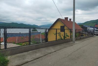 Casă cu 3 camere cu Teren 264 Mp în Hunedoara - 2