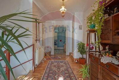 Casă cu Garaj în Dârste - 2