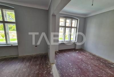 Spatiu comercial de inchiriat pe Lucian Blaga in centru Sebes - 1