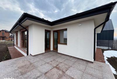 Casă cu 4 camere cu Teren 1100 Mp în Corbeanca