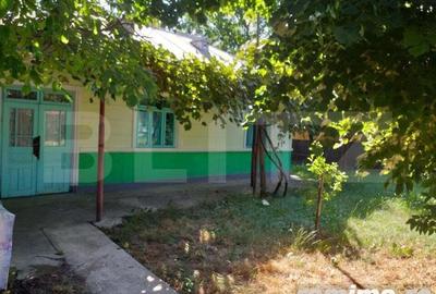 Casa batraneasca cu teren 8494mp.oras Liteni - 2