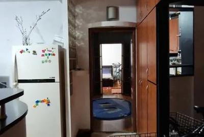 Apartament cu 4 camere decomandat în Rahova - 2