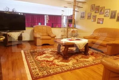 Casă cu 7 camere cu Teren 8800 Mp în Central