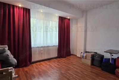 Casă cu 7 camere cu Teren 130 Mp în 1 Mai - 11