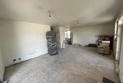 Casă cu 7 camere cu Teren 467 Mp în Crevedia - 14