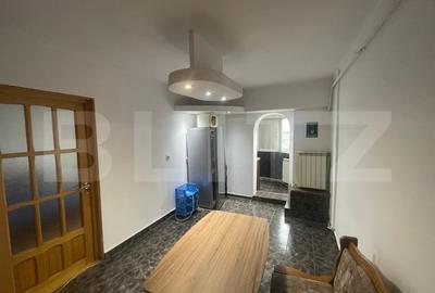 Apartament de vanzare, cu 3 camere, decomandat, 84 mp, zona pasaj Nicolina - 11