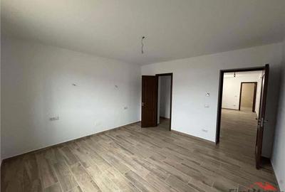 Vila deosebita Parter + Mansarda de vanzare in Odobesti - 2