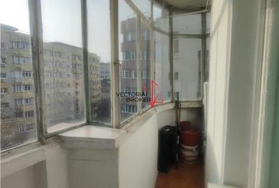 Decomandat, hol H, bloc 86, la 5 min de metrou OBOR - 6