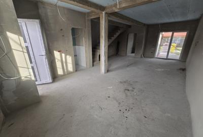 Duplex cu 4 camere cu Canalizare în Moșnița Nouă - 4