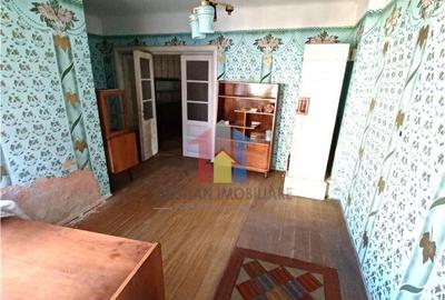 Casă cu 4 camere cu Teren 252 Mp în Central - 9