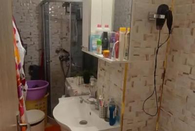 Garsonieră decomandată în Poarta 6 - 12