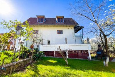 Casă cu 9 camere cu Teren 855 Mp în Trivale - 1