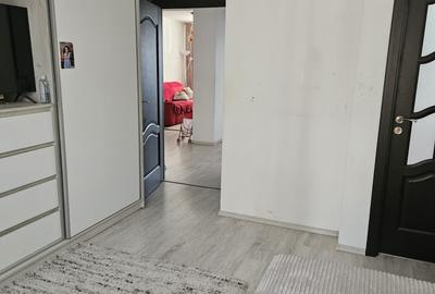 Apartament cu 3 camere semidecomandat în Sălăjan - 2