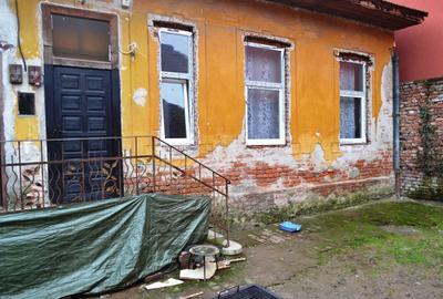 Cladire istorica intre P-ta Balcescu si P-ta Maria - 6