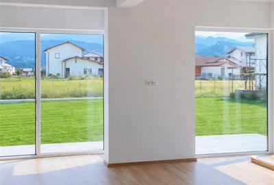 Casă individuală cu 4 camere cu Canalizare în Exterior Est - 2