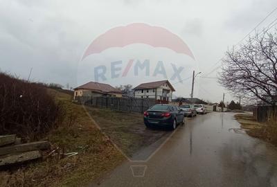 Teren de 2174 mp, în Pielești - 6