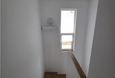 Casa moderna - Tunari - 4 camere - 2 bai - 120mp - 150mp teren - 10